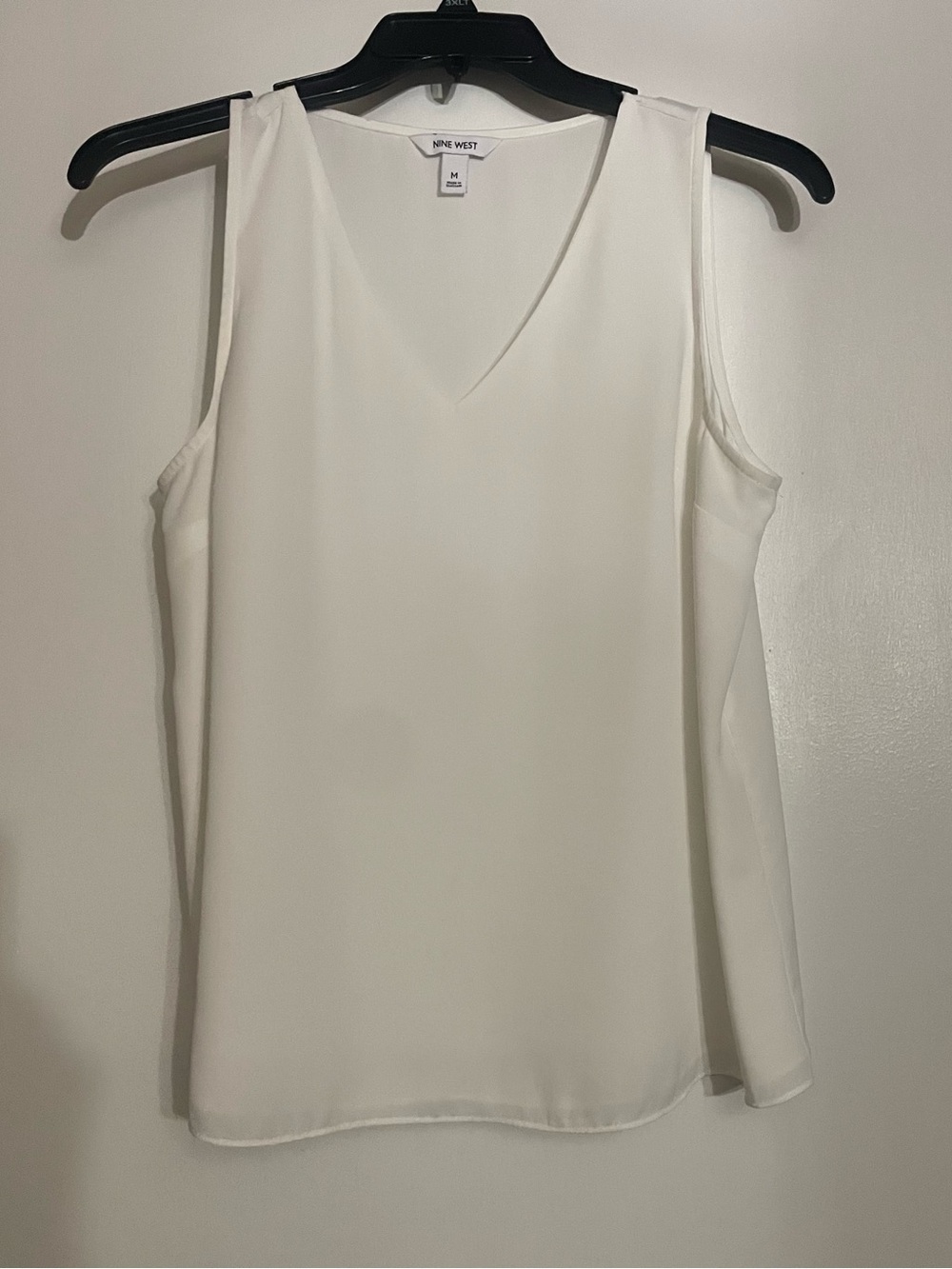 Nine West White V-Neck Sleeveless  Blouse